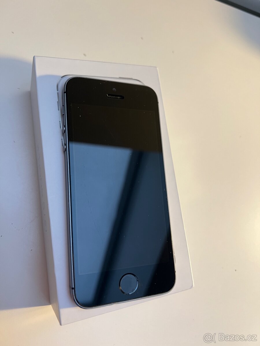 iPhone 5S 16GB Space Gray v dobrem stavu - 2
