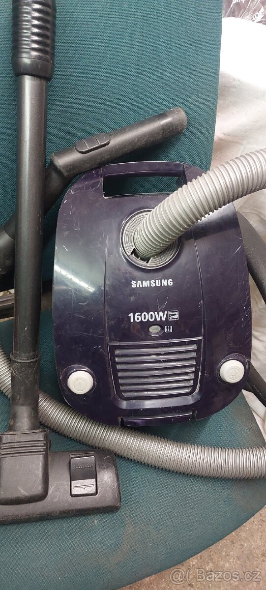 vysavač - 2