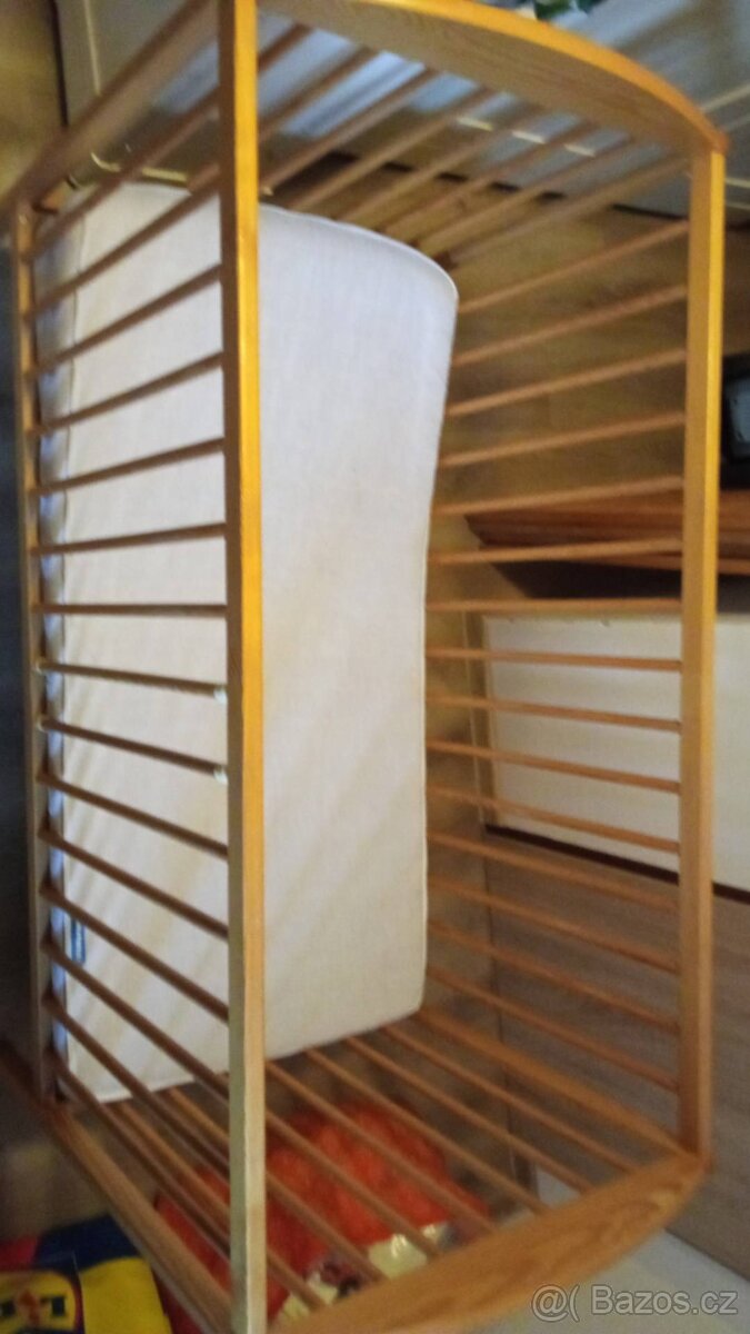 Dětská dřevěná postýlka - 2