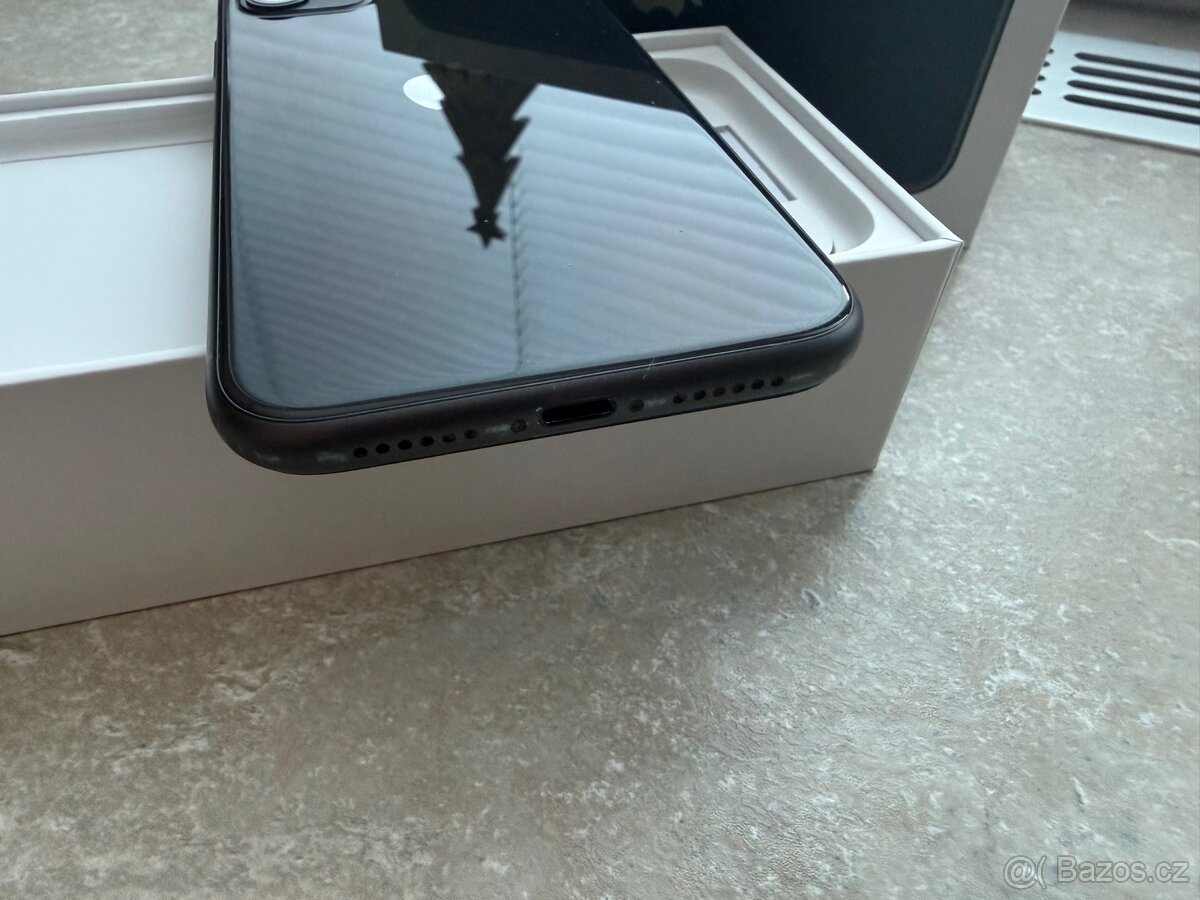 iPhone 11 64GB - 2