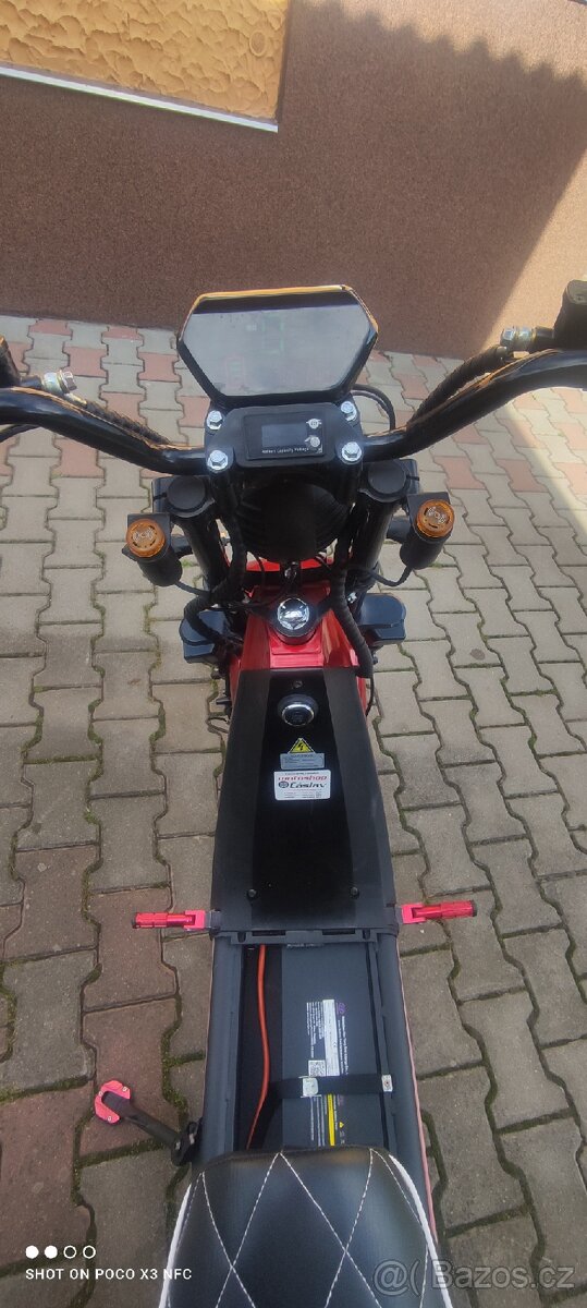 Elektrokoloběžka,skútr,moped. - 2