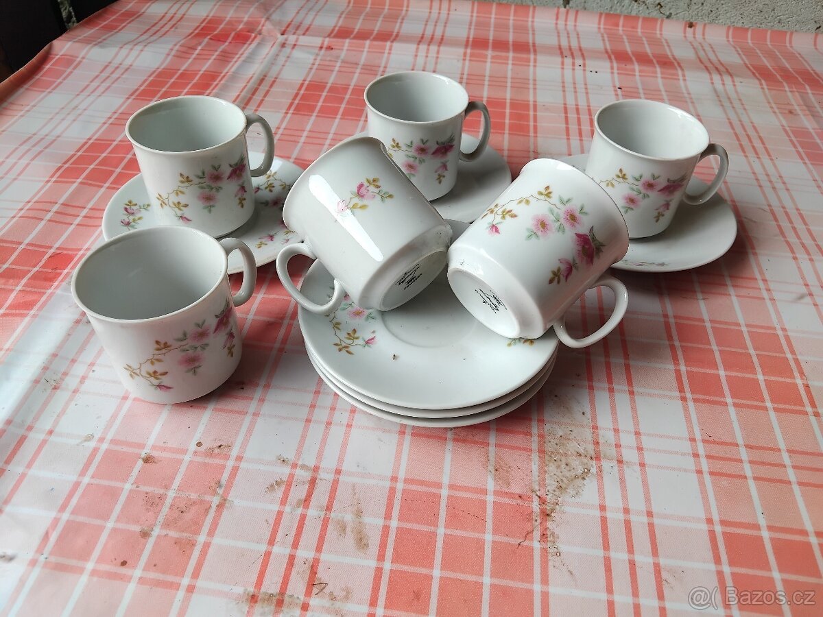 Souprava porcelánových šálků/talířků - 2