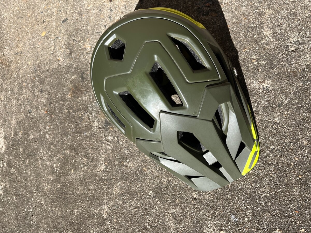 CYKLISTICKÁ HELMA R2 TRAIL - 2