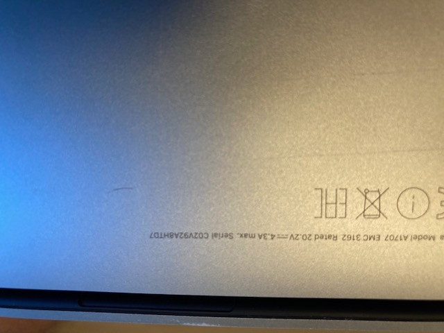 Mac book s poškozeným displejem - dohoda - 2