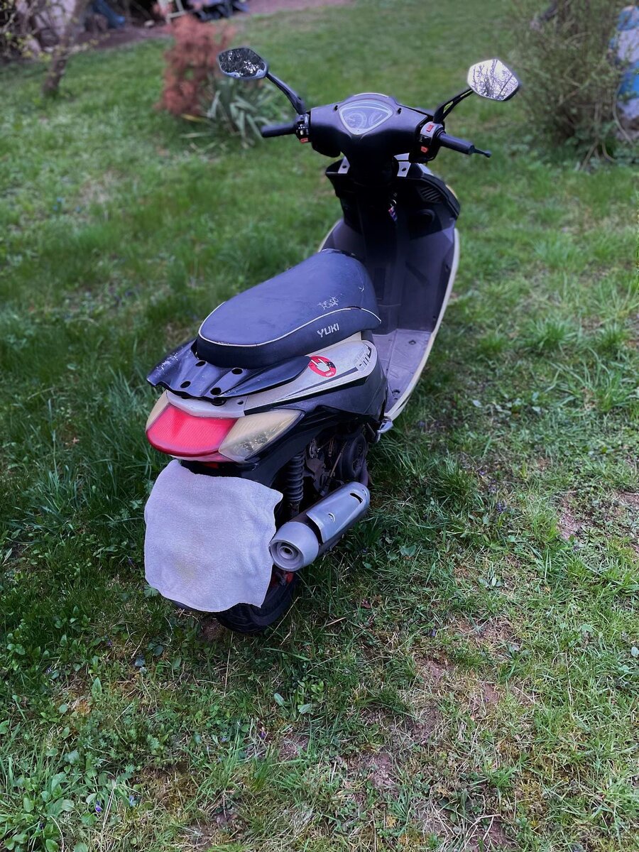 Skútr Yuki - 2