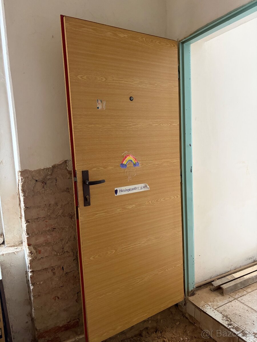 Dveře panelákové / vchodové / bezpečnostní - 2