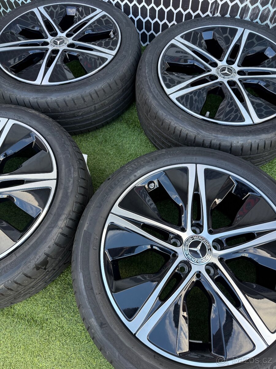 Originál alu kola Mercedes CLA R18 LETNÍ - 2