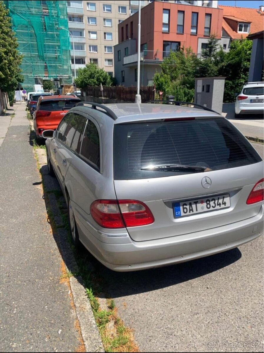 Mercedes E - 2