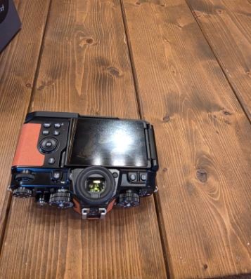 Nikon Zf tělo černá - cognac - 2