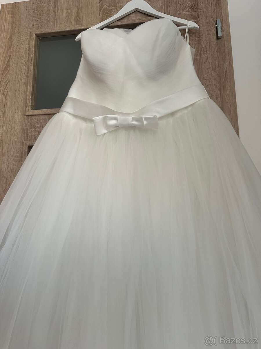 Prodám svatební šaty z menší vlečkou XXL - 2