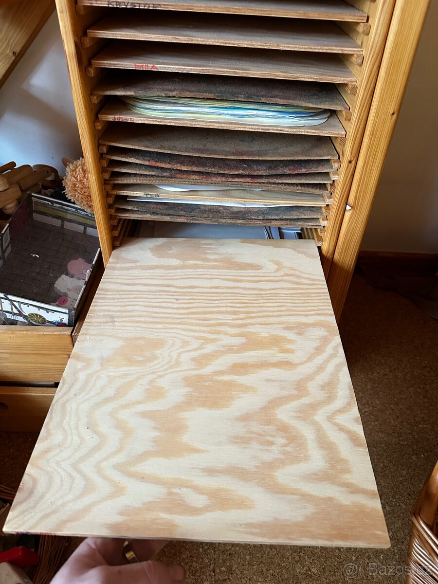 Polička na výkresy - 2