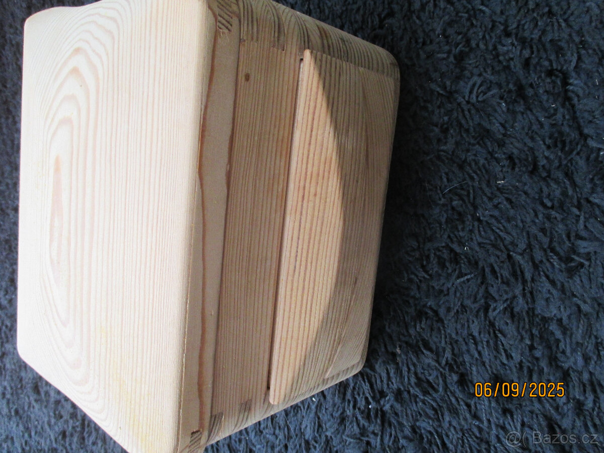 dřevěná šperkovnice - 2