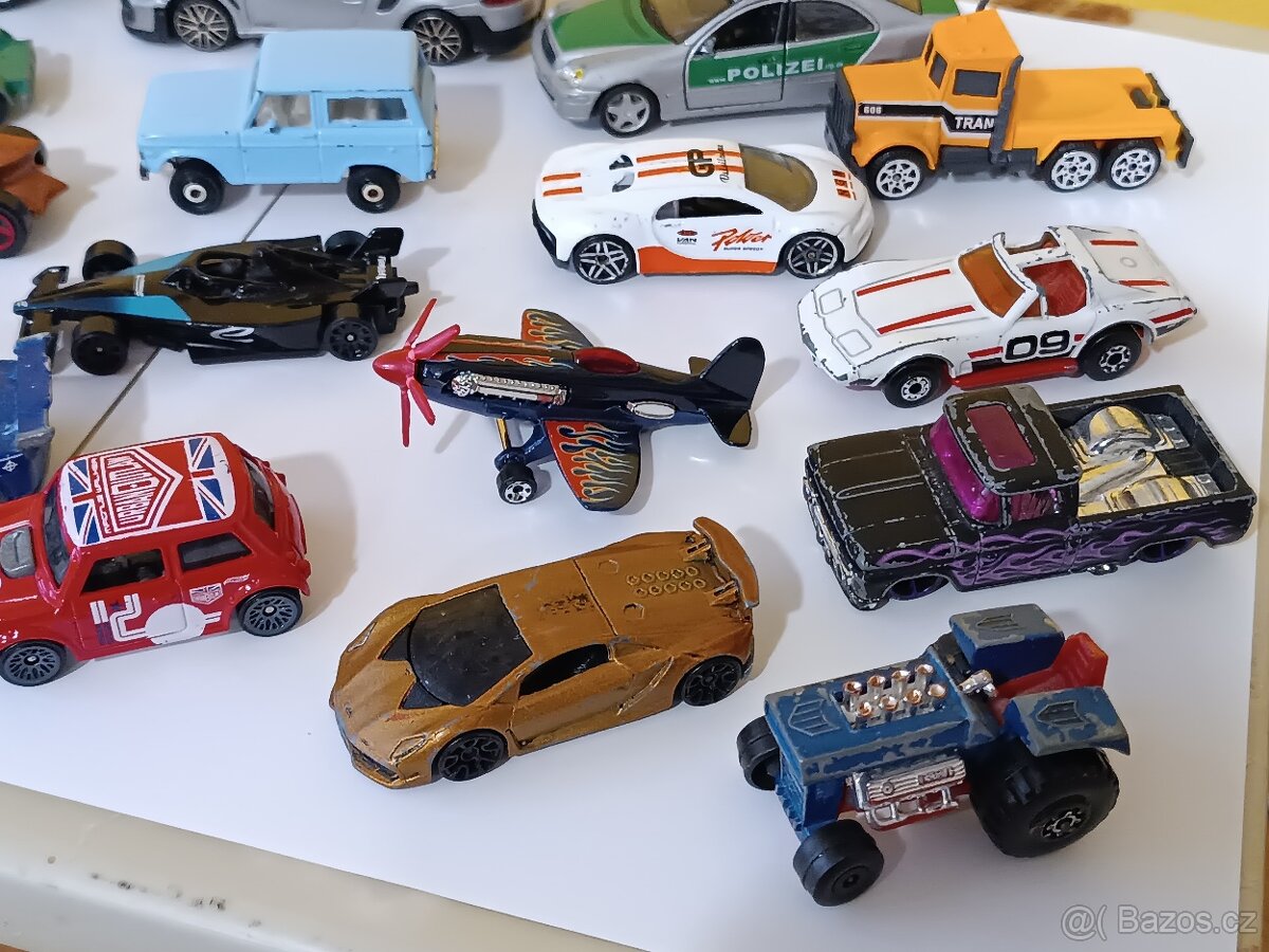 Starší modely autíček - 2