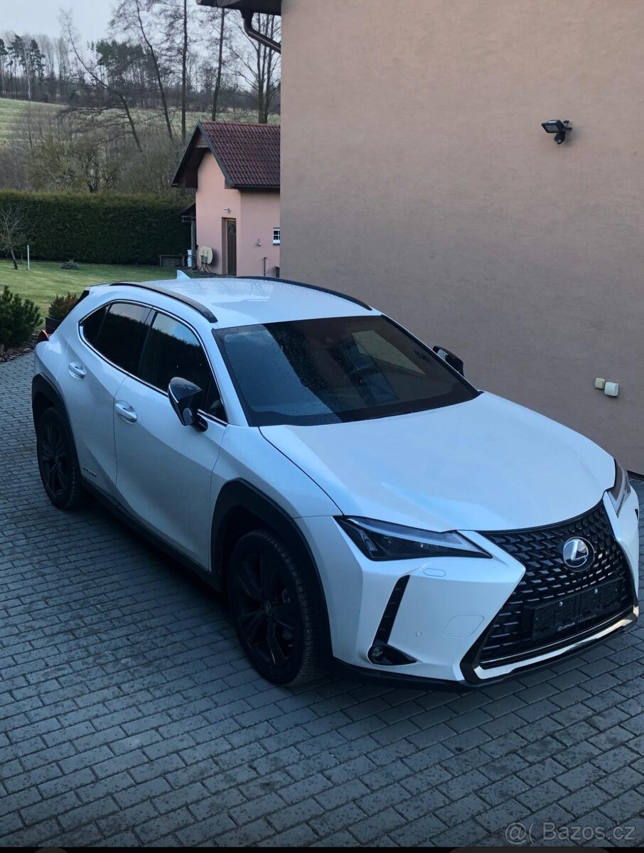 Lexus UX 250h - 2