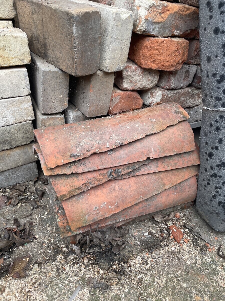 Pálené tašky, Betonové tašky, Hřebenáče - 2