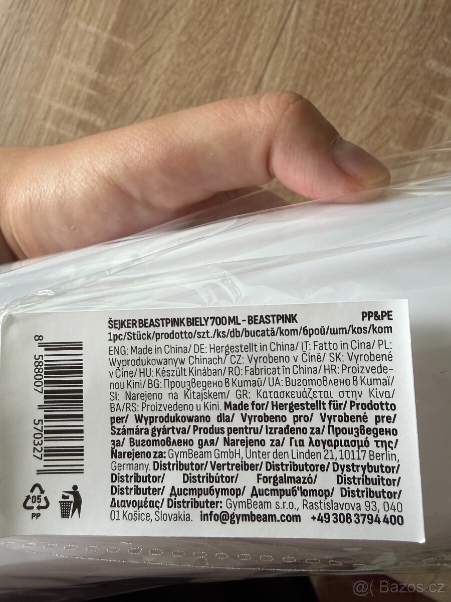 Bílý shaker GymBeam 700 ml - 2