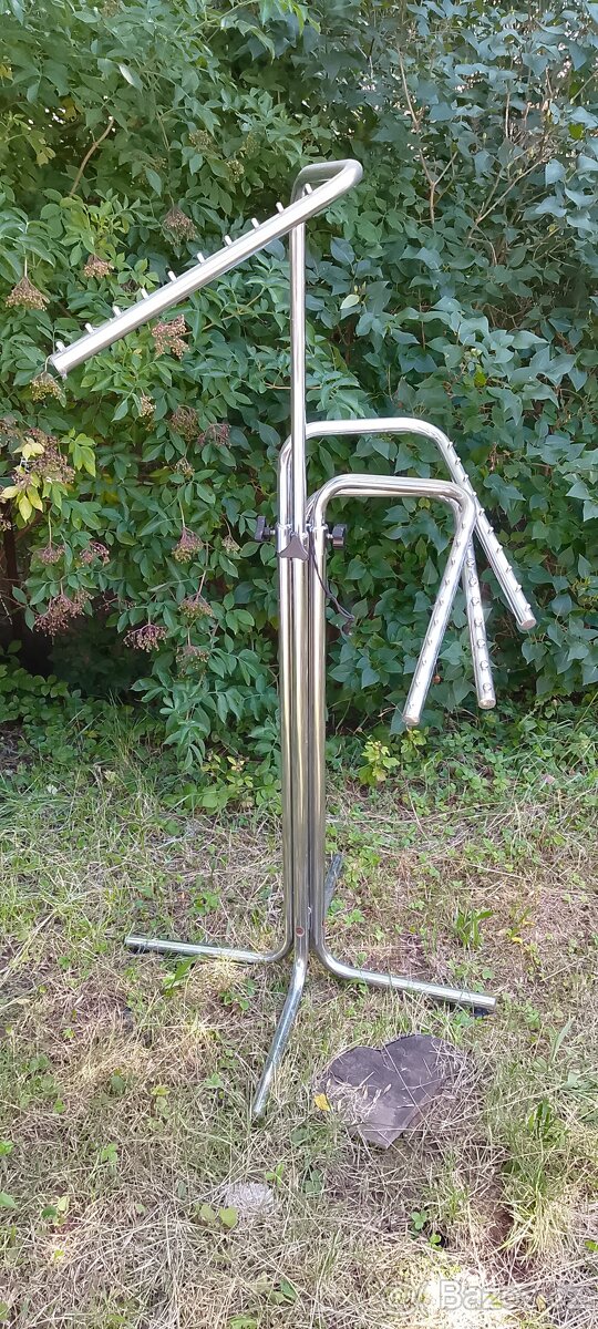 Stojany na oblečení - 2