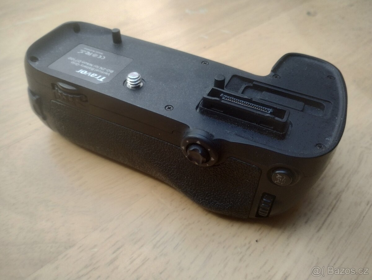 Travor battery grip pro Nikon D7100 / D7200 - 2