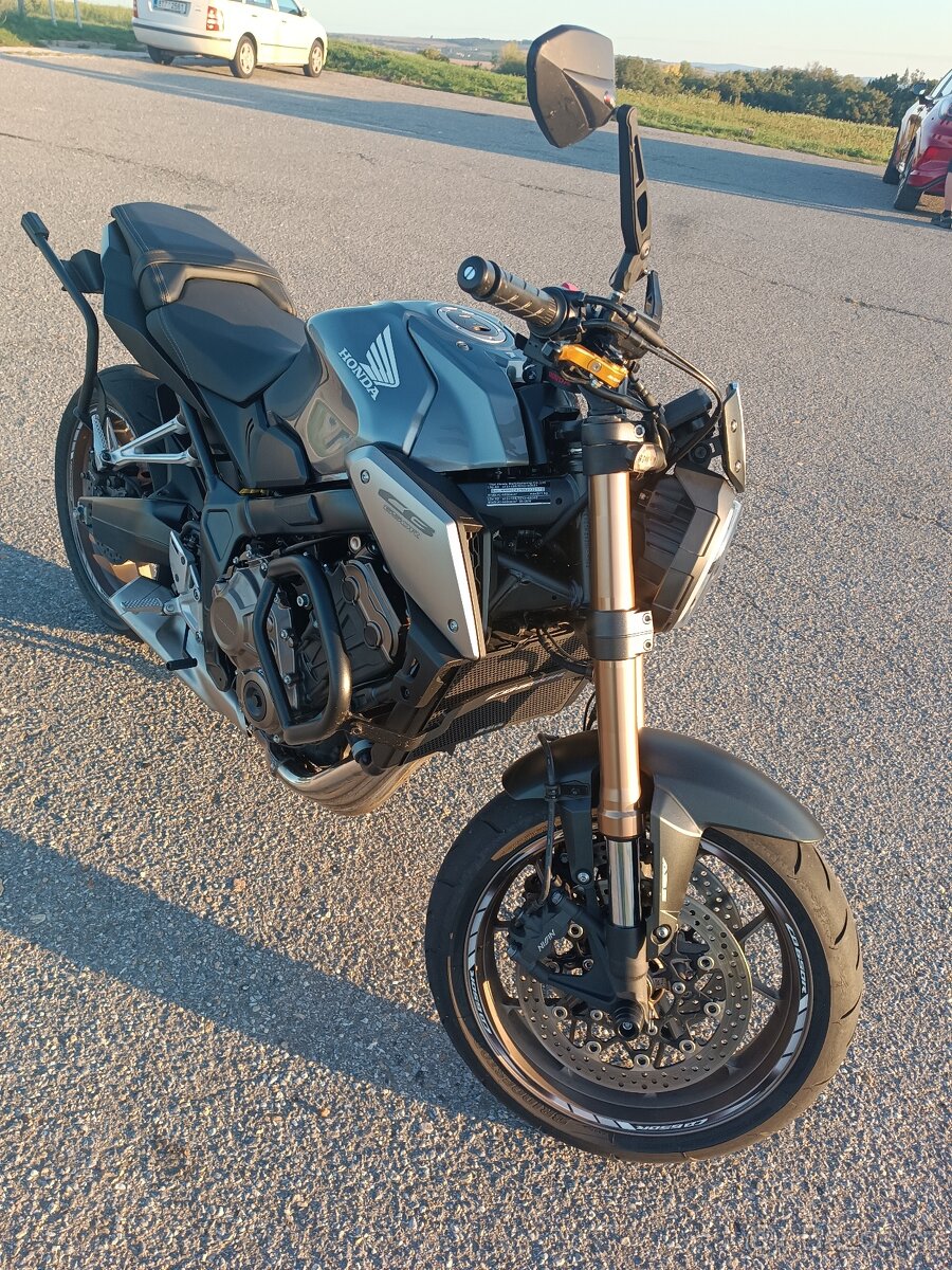 CB 650R - 2