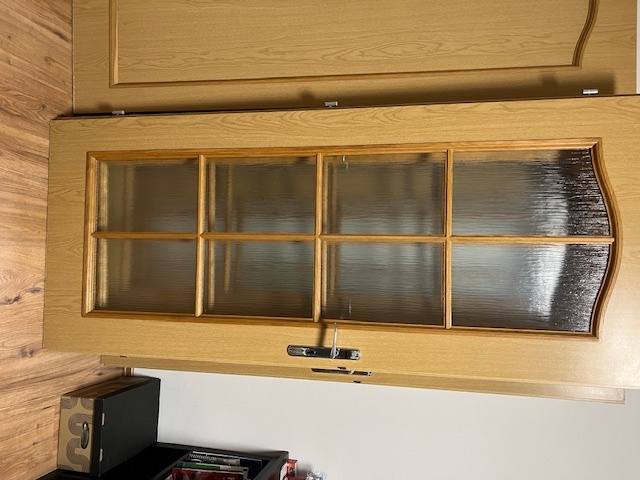 Prodám sadu interiérových dveří- dekor dub vč .kování - 2