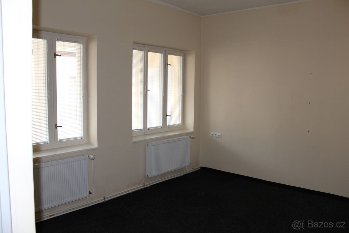 Pronájem, obchodní prostor 100 m2, Husova ul., Mariánské Láz - 2