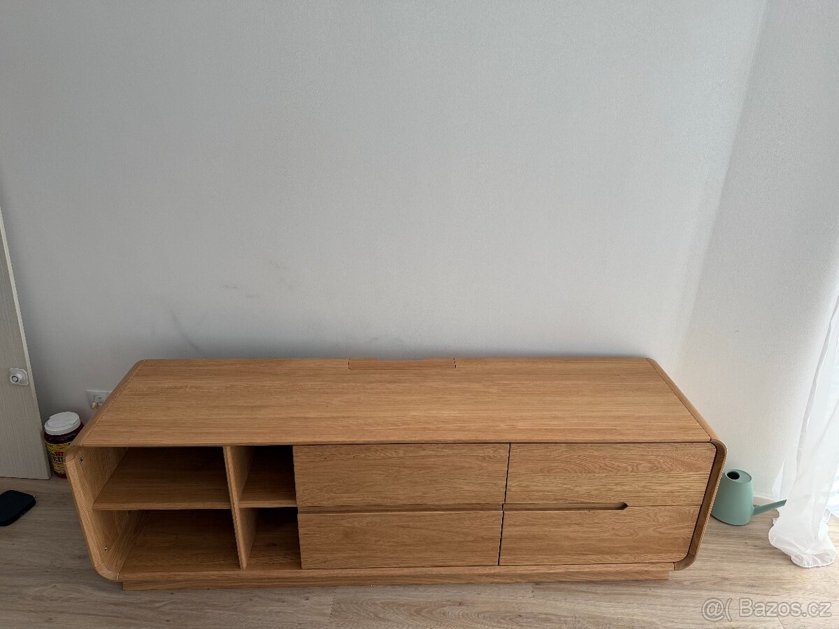 Skříňka pod TV 180 z masivního dubového dřeva - 2