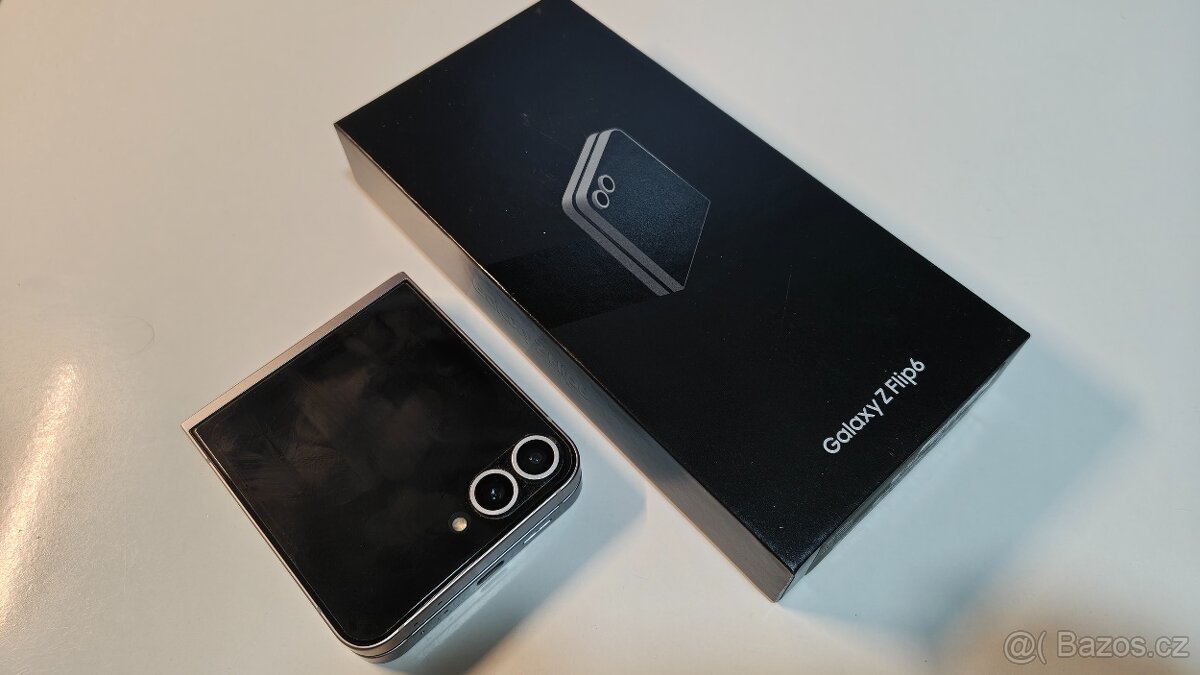 Galaxy Z Flip6 12/256 GB v záruce TOP stav grey - 2