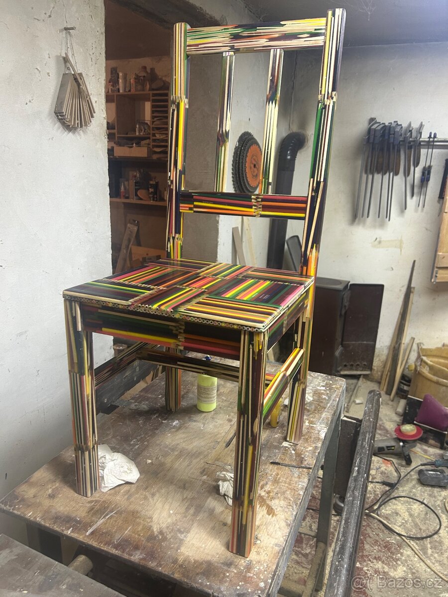 Zidle z pastelek - 2