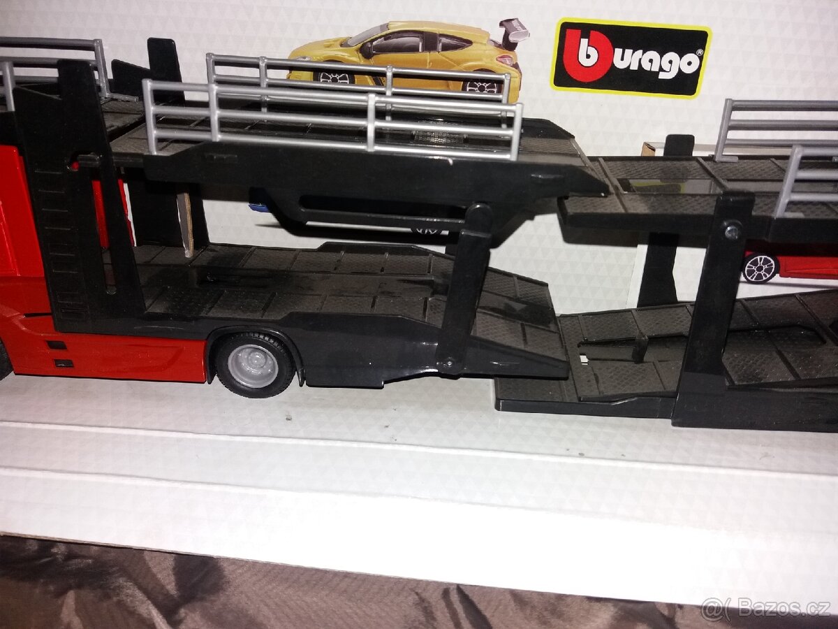 Model Bburago Mercedes-Benz Actros 1:43 - 2