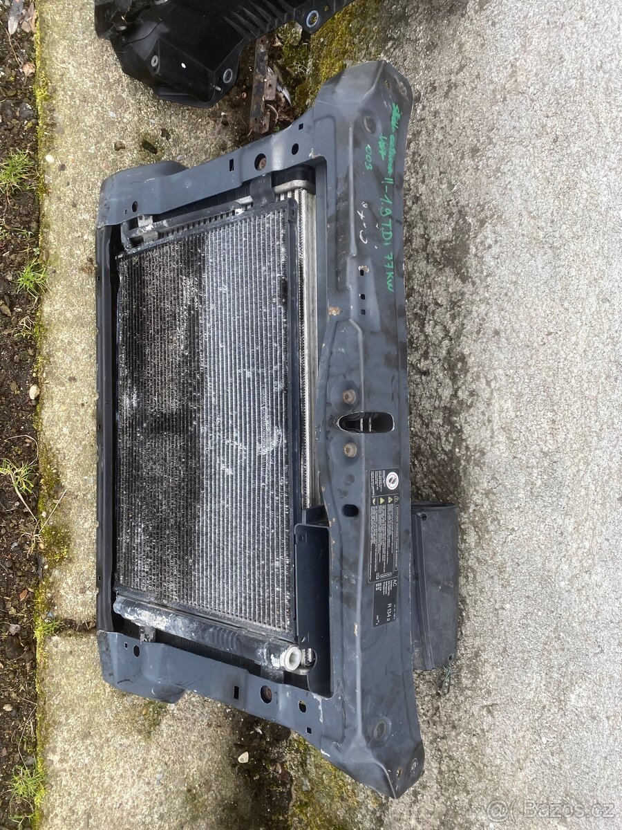 Chladičová stěna - Škoda Octavia II - 2