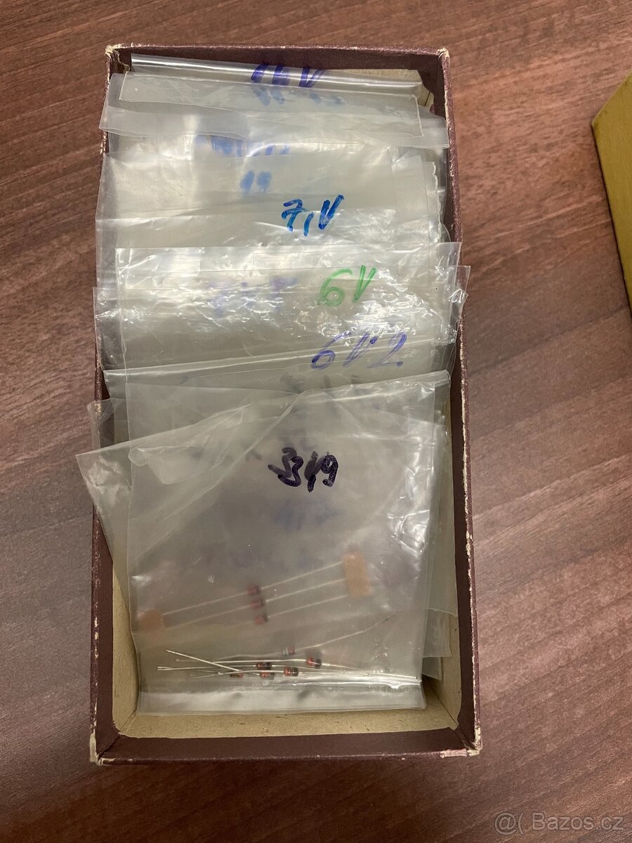 Staré elektrosoučástky - zenerovy diody - 2