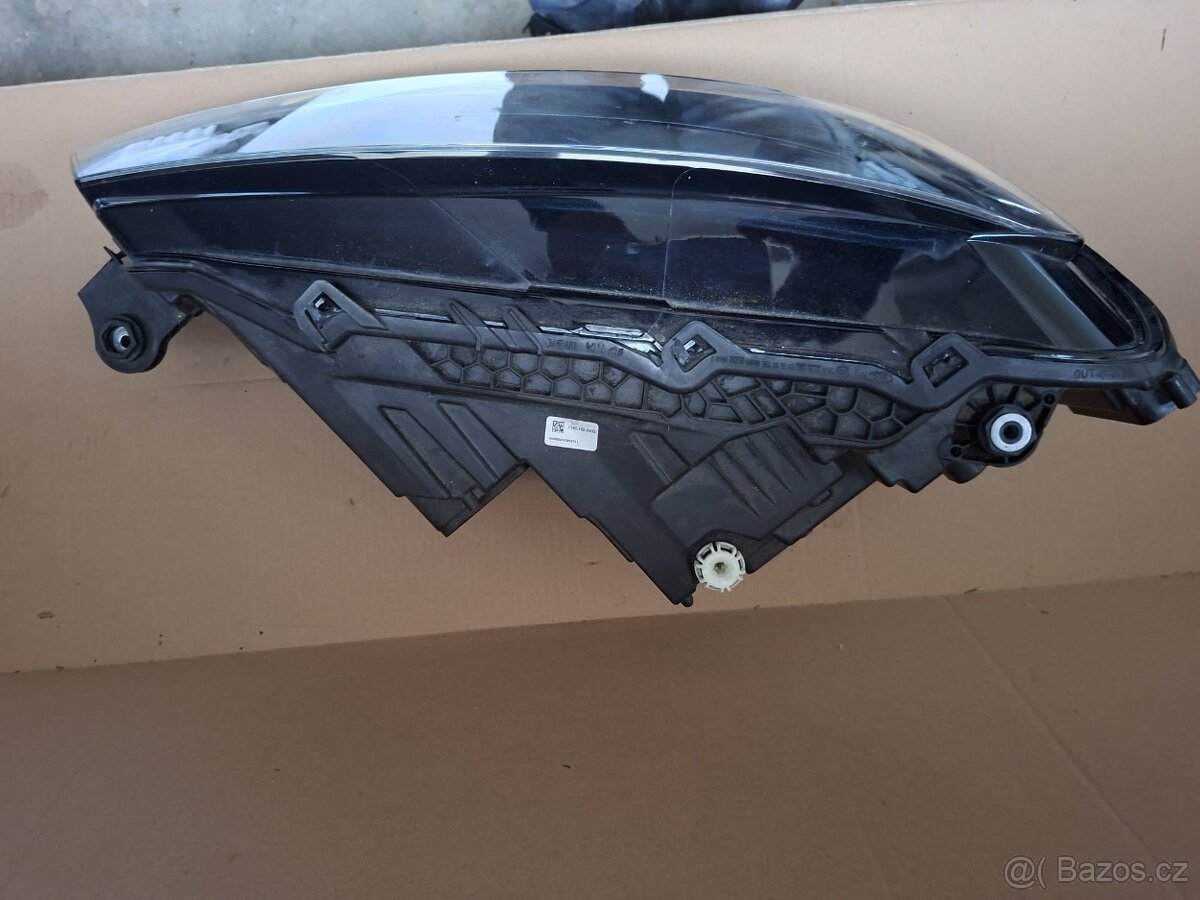 PP světlo -xenon Škoda Superb III - 2