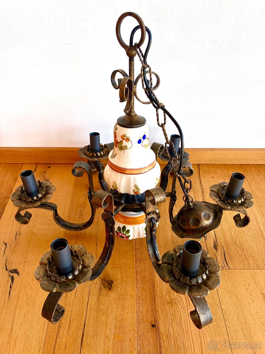 Starý kovaný lustr - 2