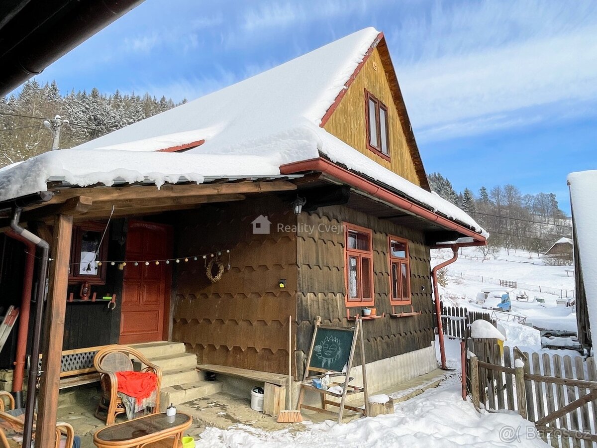 Prodej dřevěnice na slunném okraji obce Halenkov - 2