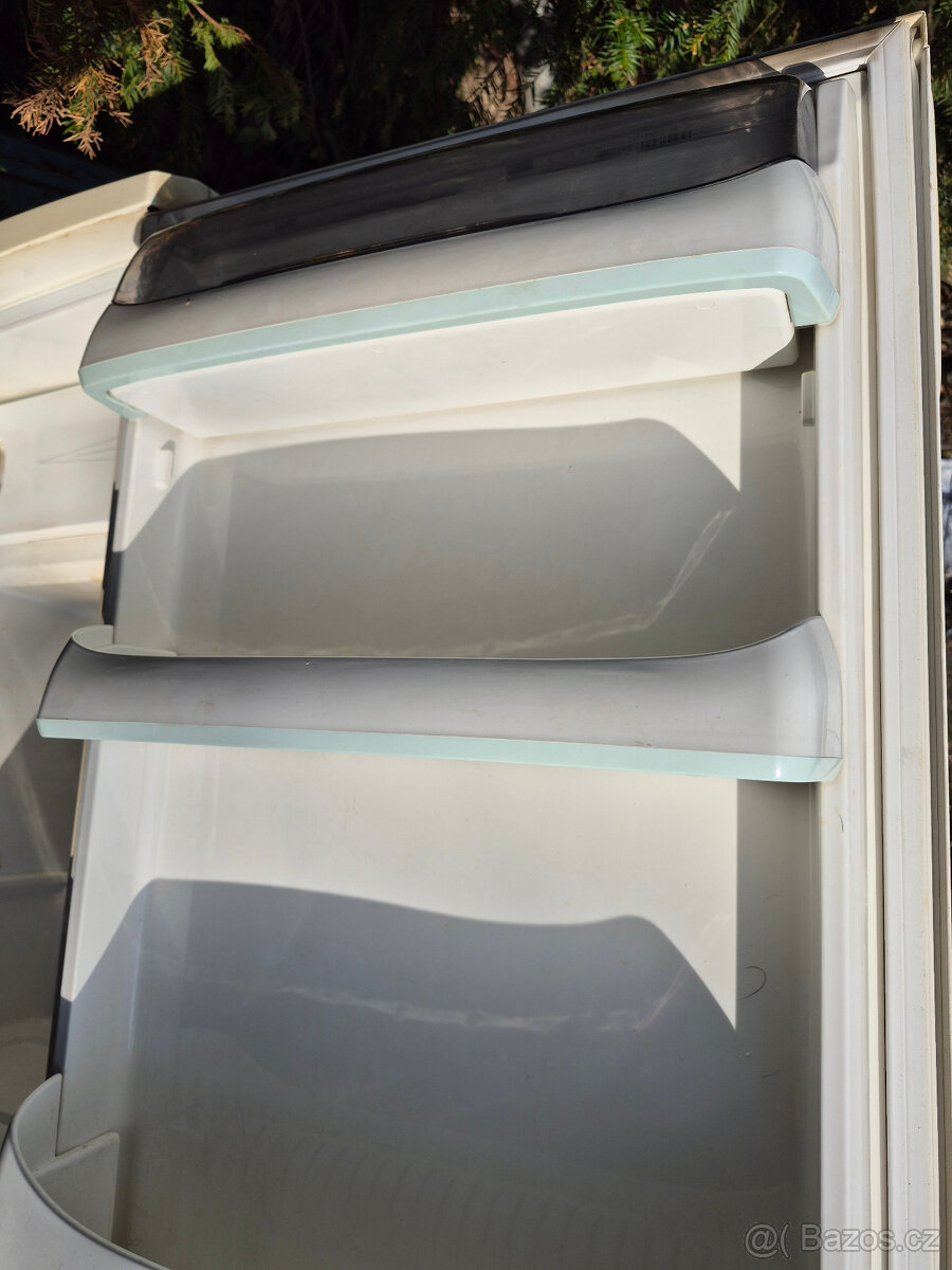 Lednice Ardo MF140A-2H dily - 2