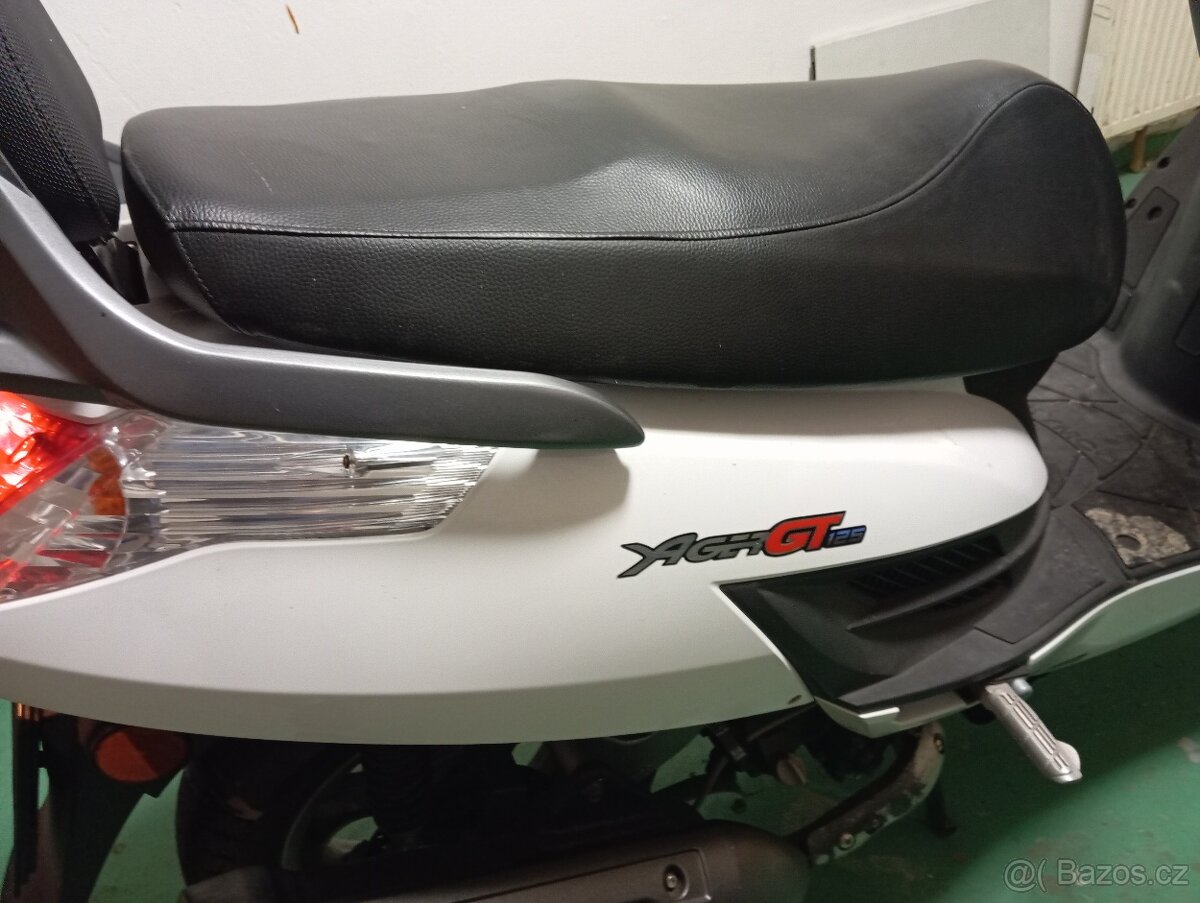 Prodám skútr KYMCO Yeager 125 - 2