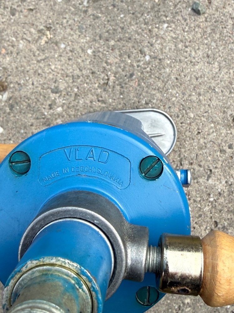 Ruční vrtačka Vlad (Krásný stav) - 2