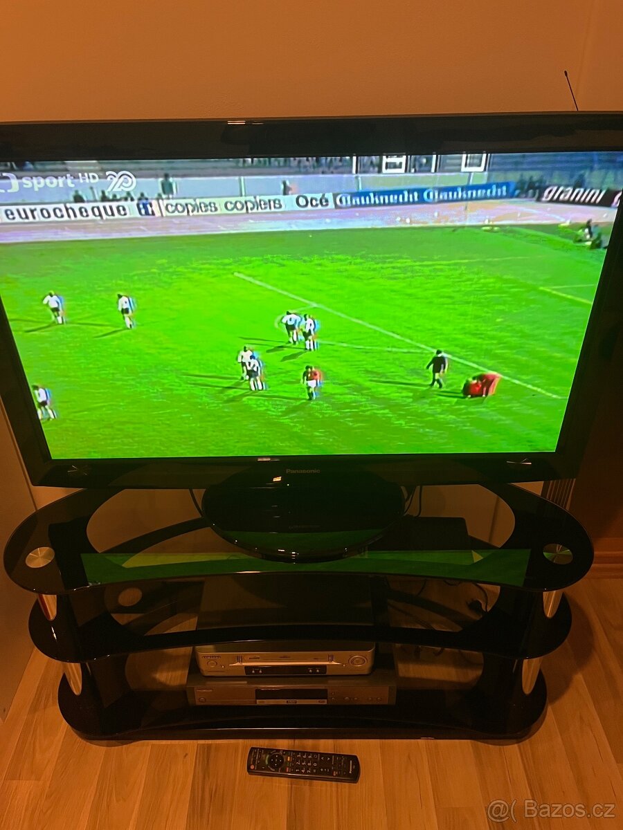 Elegantní TV stolek - 2