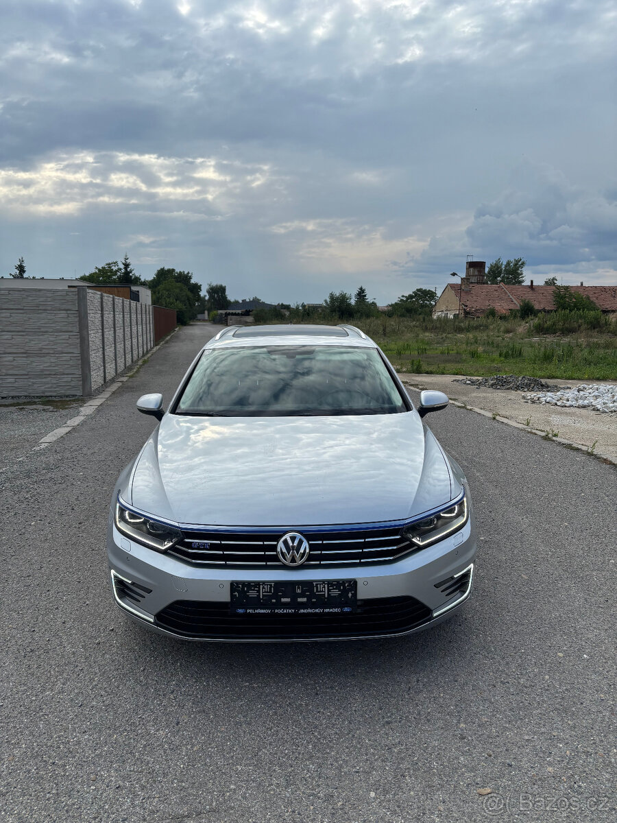 VW Passat 1.4TSI 170kW GTE - plug-in hybrid - 2