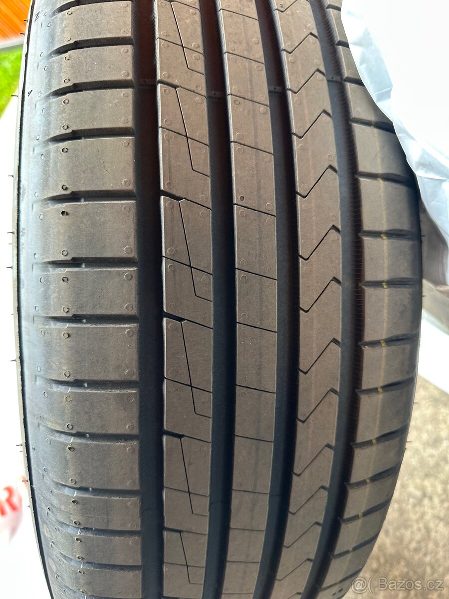 Pneumatiky hankook ventus prime 4 215/65r17 - 2