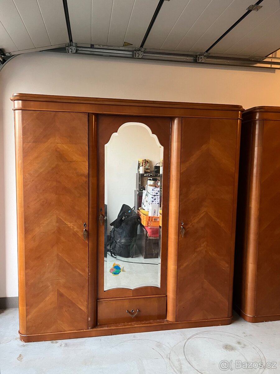 Art Deco skříně 30. léta – vintage - 2