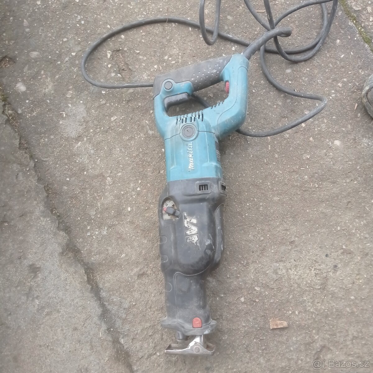 Prodám Makita pilu ocasku s předkyvem - 2