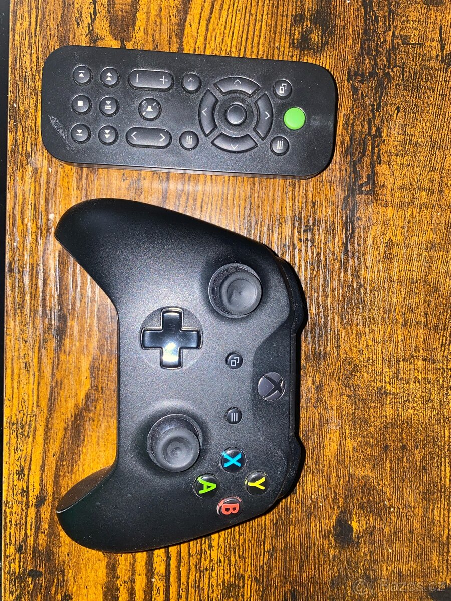 Xbox oné X 1 terabyte z ovladačem na YouTube plus gamepad - 2