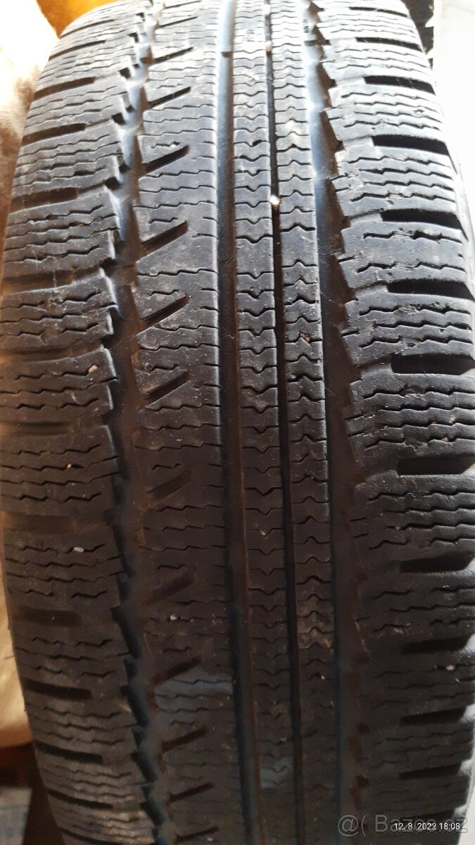 Nokian zimní pneumatiky primárně pro SUV, 215/65 R16 - 2