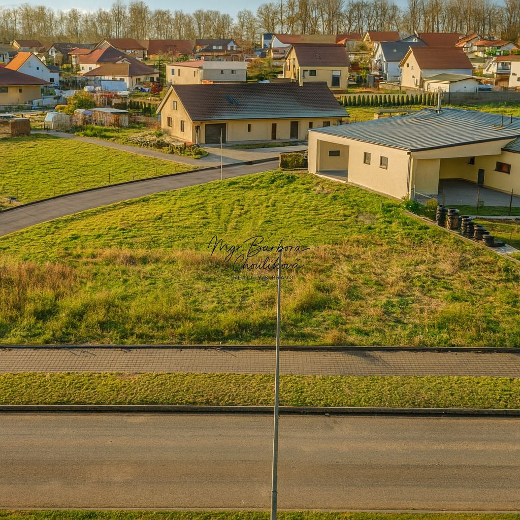 Prodej stavebního pozemku o výměře 828 m² v atraktivní lokal - 2
