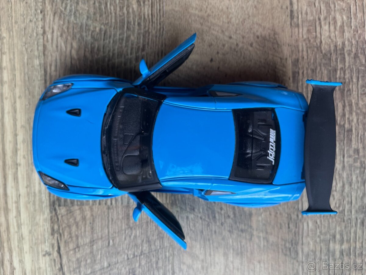 Model 1:24 Nissan GT-R, Maisto - 2