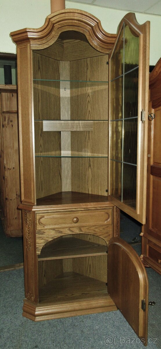 Rustikální rohová vitrína osvětlená z masivu ( Dub ) - 2