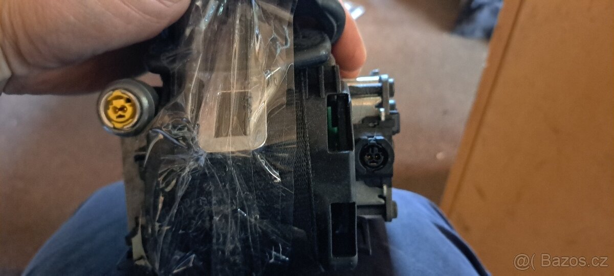 Predni levy pravy pas pasy audi A4 B8 8k - 2