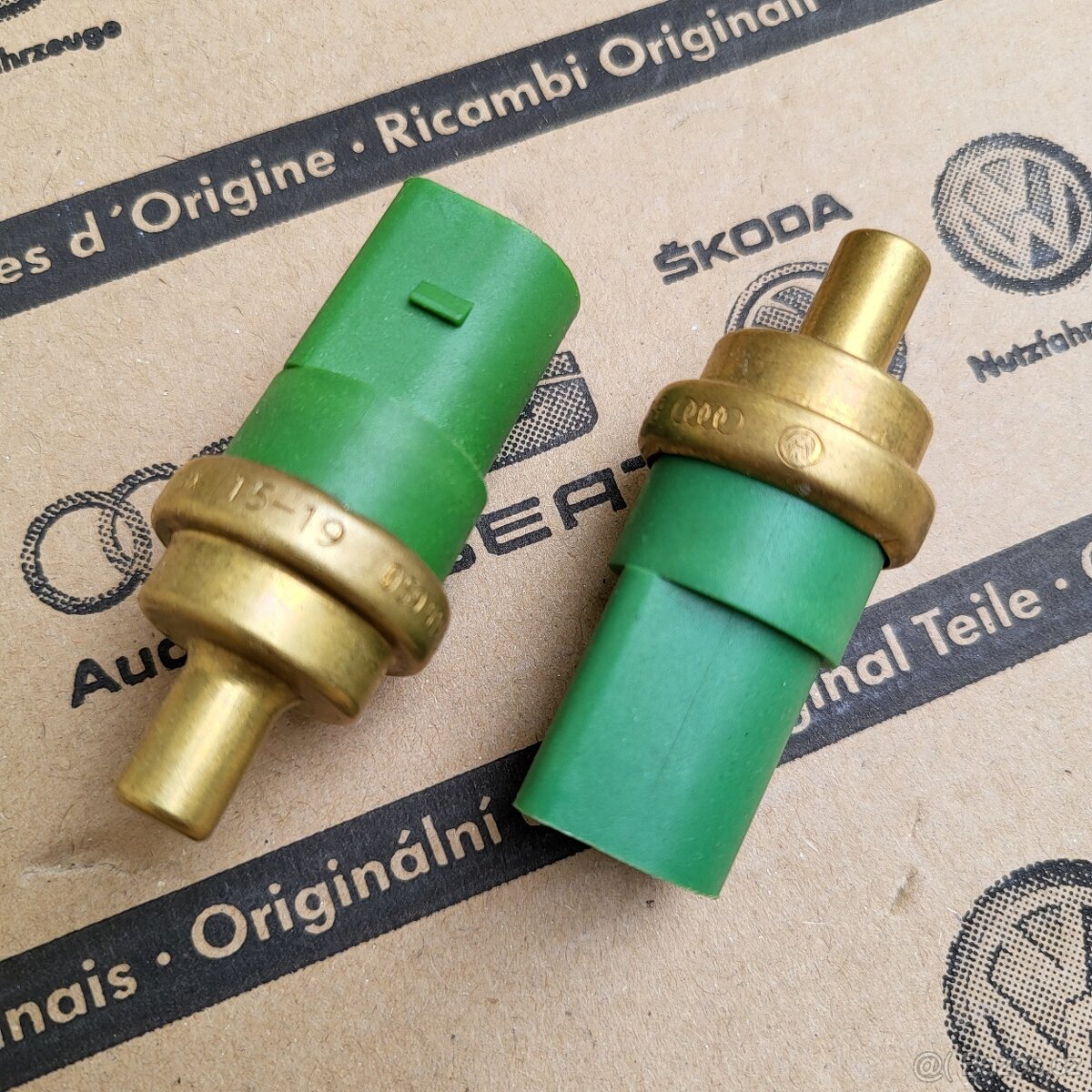 059919501A - Snímač, čidlo teploty chladicí kapaliny - 2