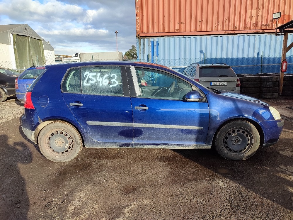 VW Golf č. 25463 - 2